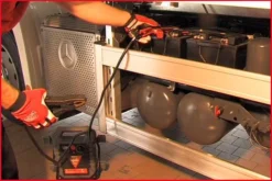 KS TOOLS 12 V Batterie-Booster, Mobiles Starthilfegerät 700 A 550.1710 -Autoteile Geschäft 4100524